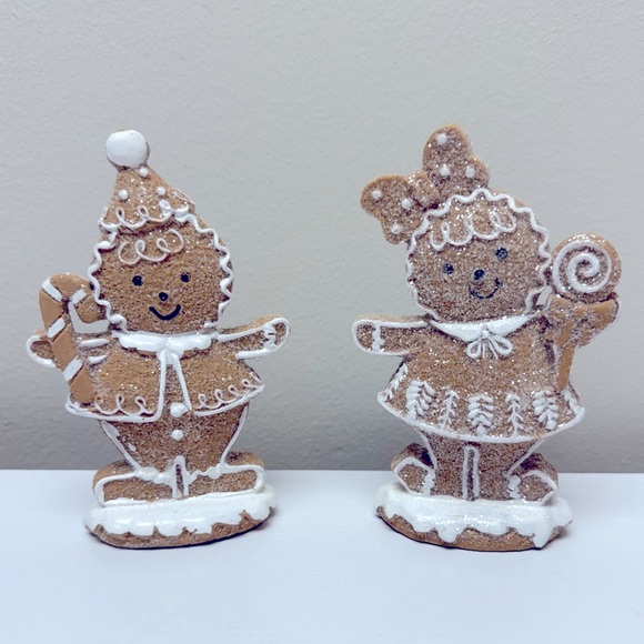 New! 2025 Glitter Resin Gingerbread Cookie Couple brown and white, Holiday decor - Picture 1 of 8